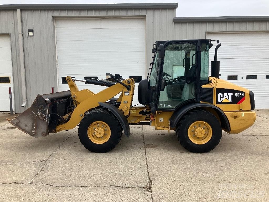 CAT 906 H Фронтальні навантажувачі