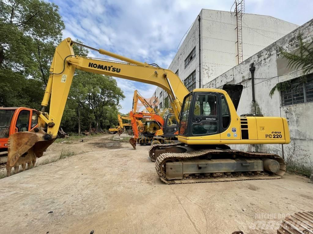 Komatsu PC 220 Гусеничні екскаватори