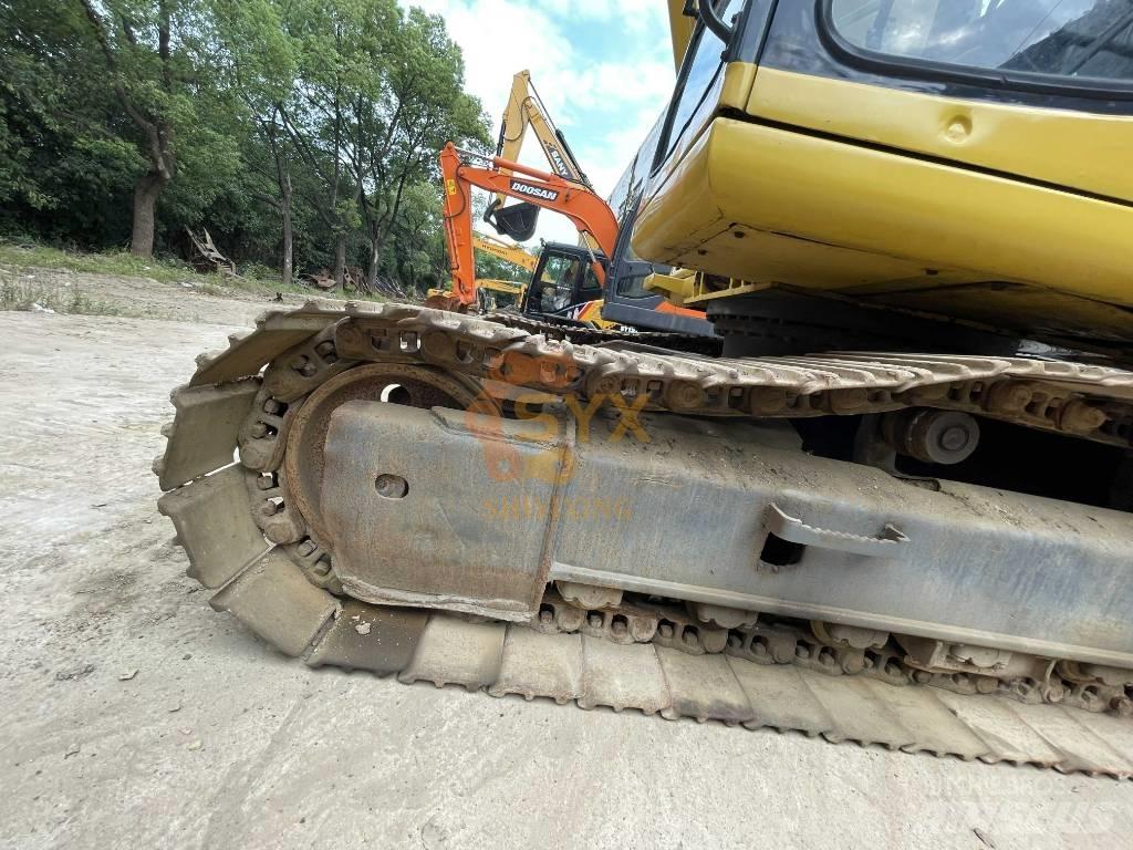 Komatsu PC 220 Гусеничні екскаватори