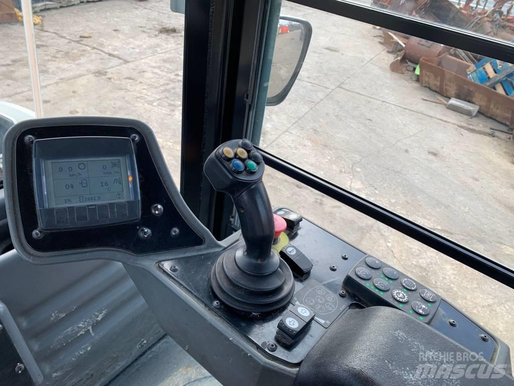 CAT CB 7 Котки тротуарні