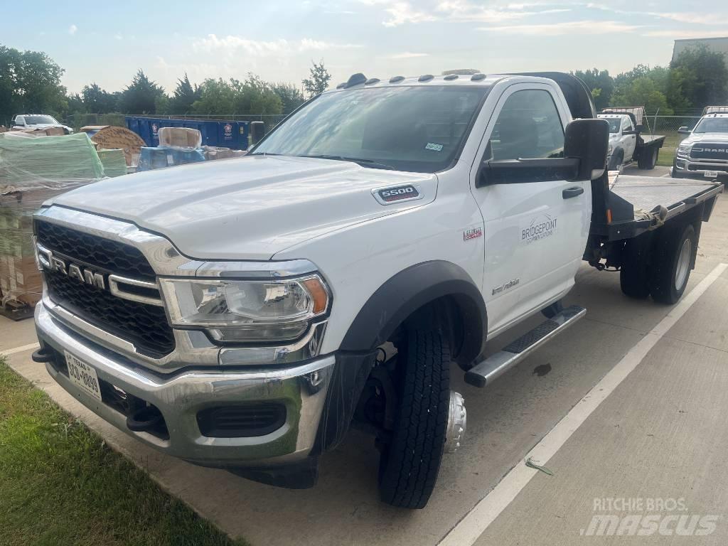 RAM 5500 Вантажівки-платформи/бокове розвантаження