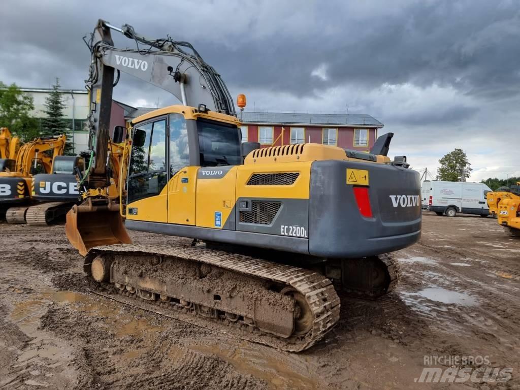 Volvo EC 220 DL Гусеничні екскаватори