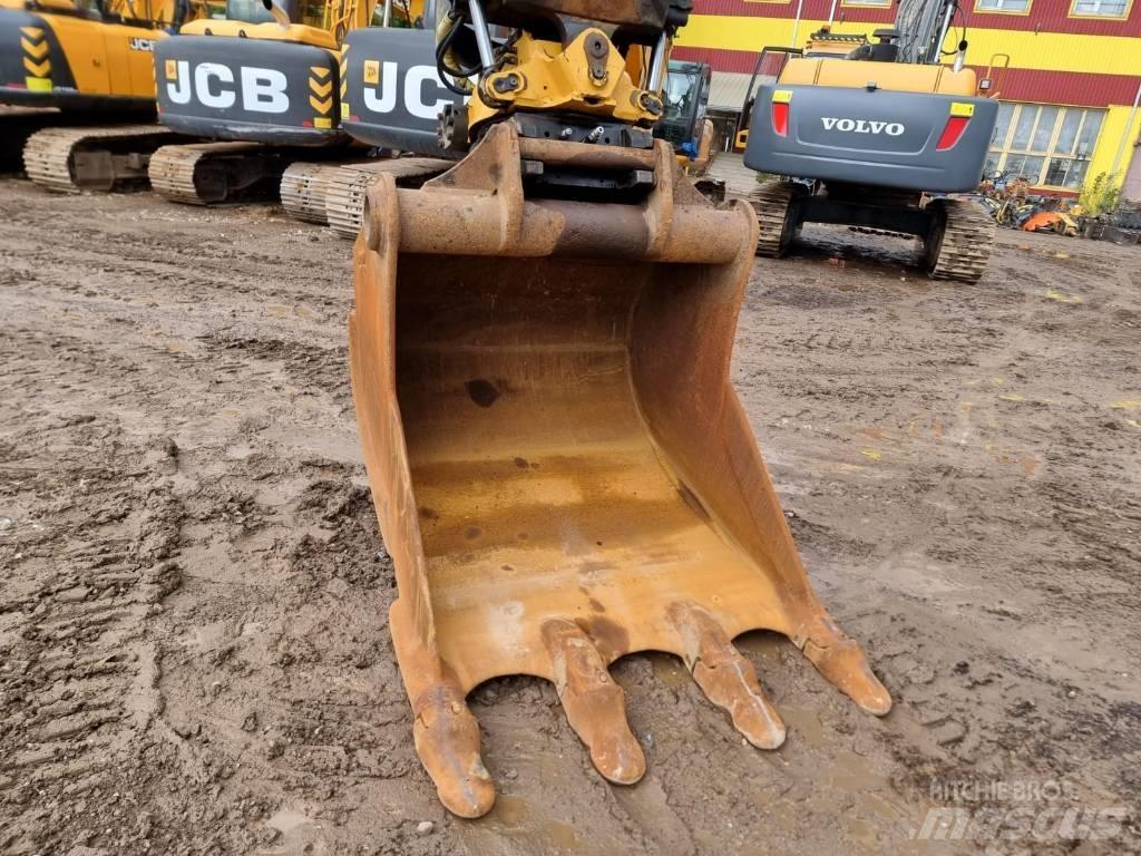 Volvo EC 220 DL Гусеничні екскаватори