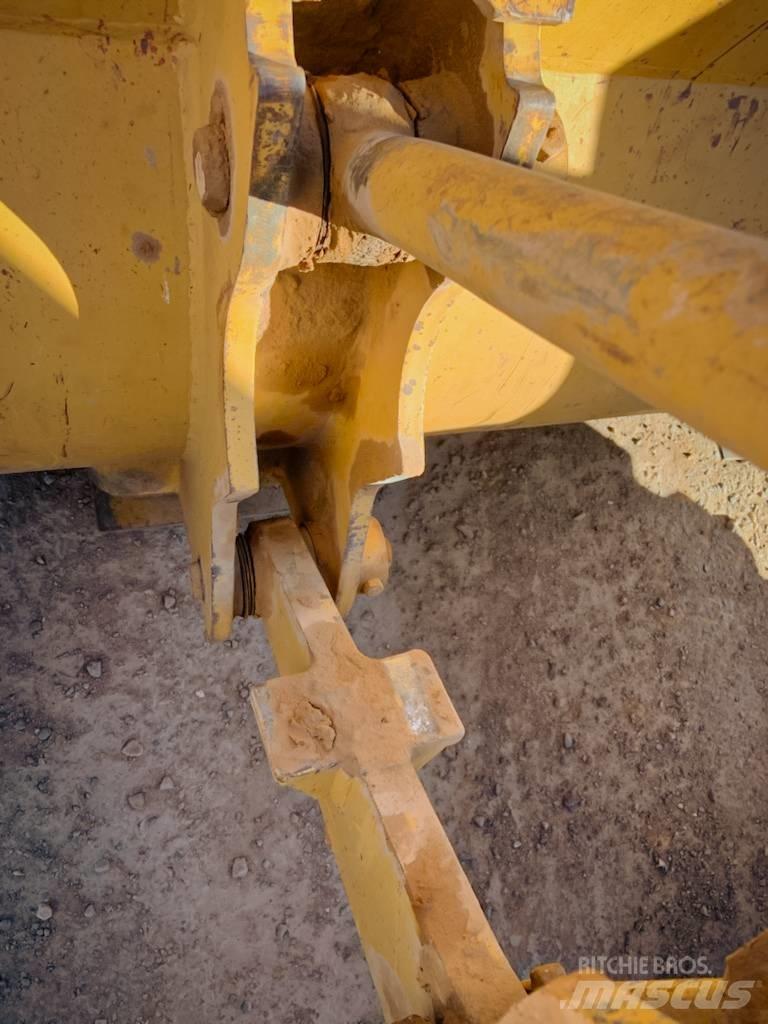 CAT 920 Фронтальні навантажувачі