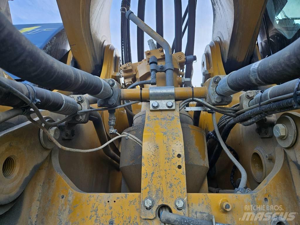 CAT 395 Гусеничні екскаватори