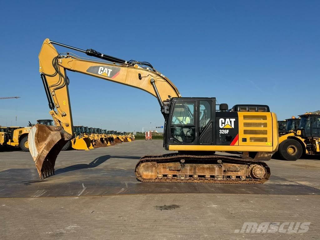 CAT 326FL Гусеничні екскаватори