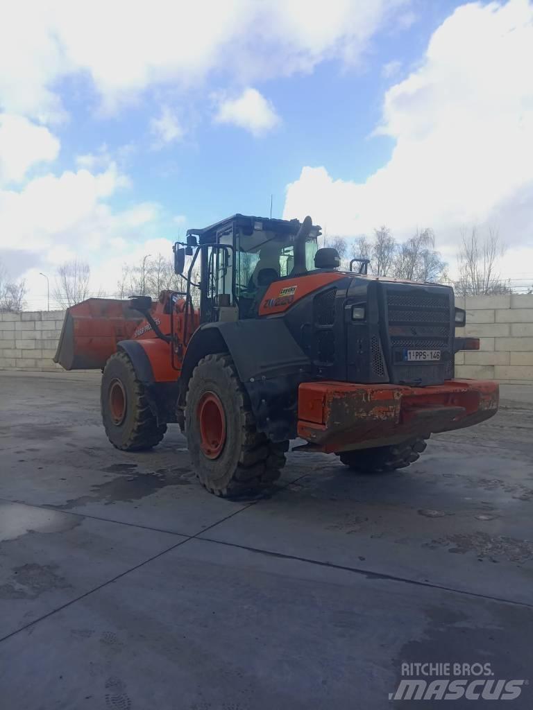 Hitachi ZW 220-6 Колісні екскаватори