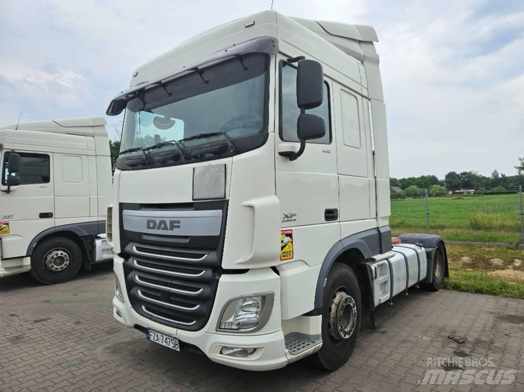 DAF XF460 Тягачі