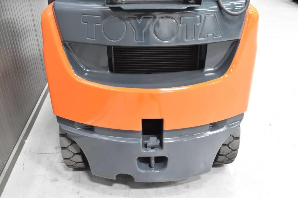 Toyota 06-8FG15F Газові навантажувачі