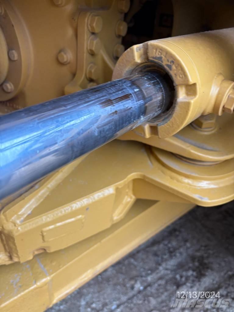 CAT 730 Поливальні машини
