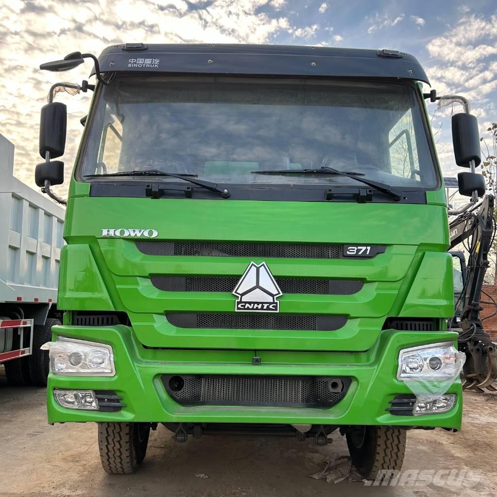 Howo 371 Фургони
