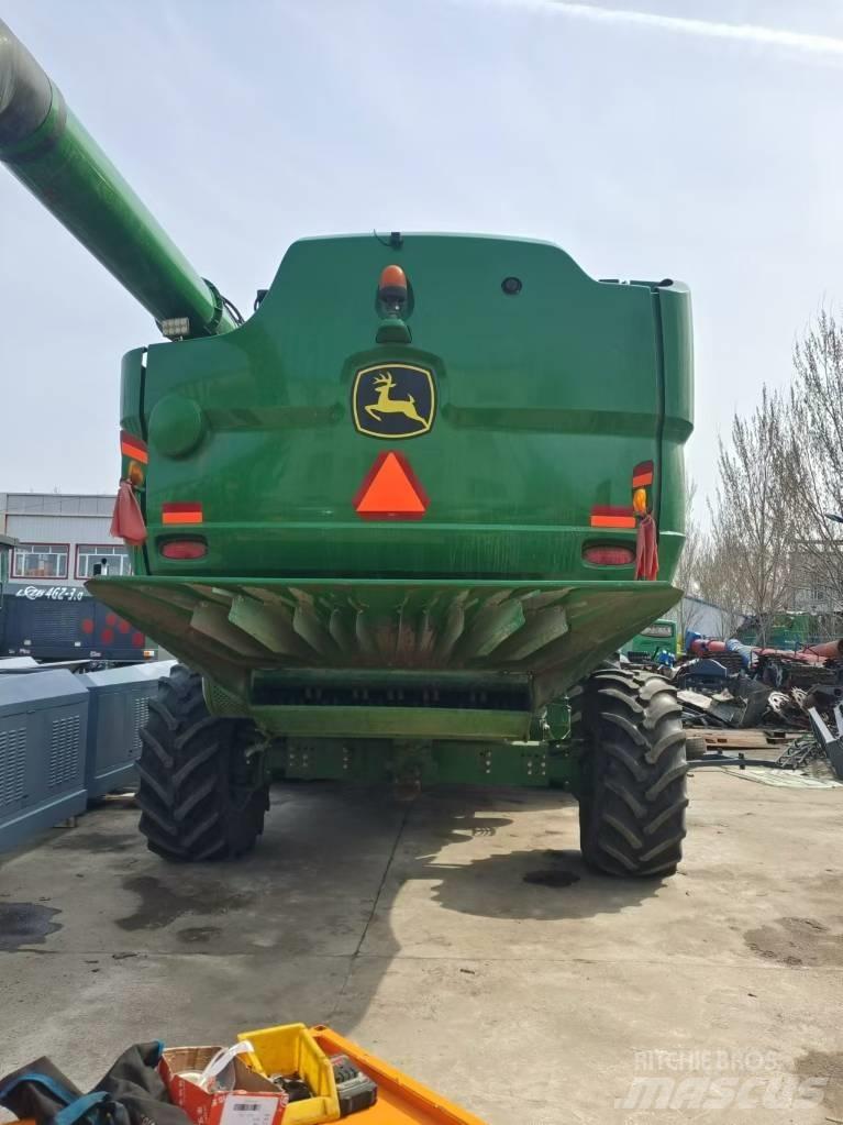 John Deere S660 Зернозбиральні комбайни