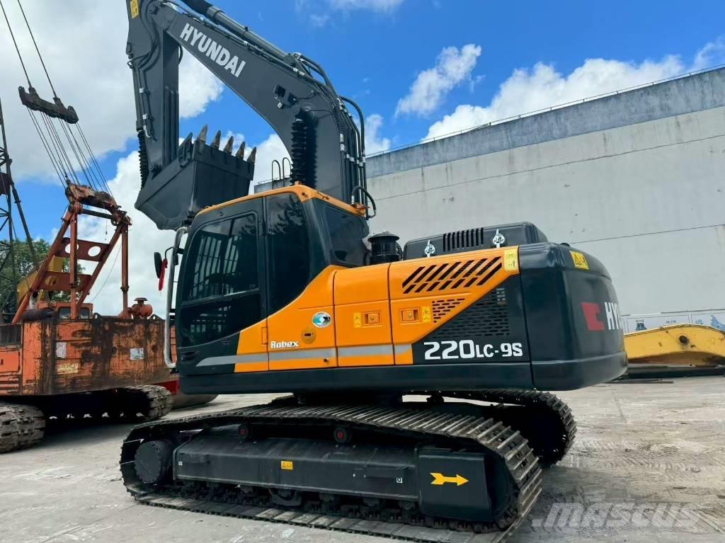Hyundai r220lc-9s Середні екскаватори 7т. - 12т.