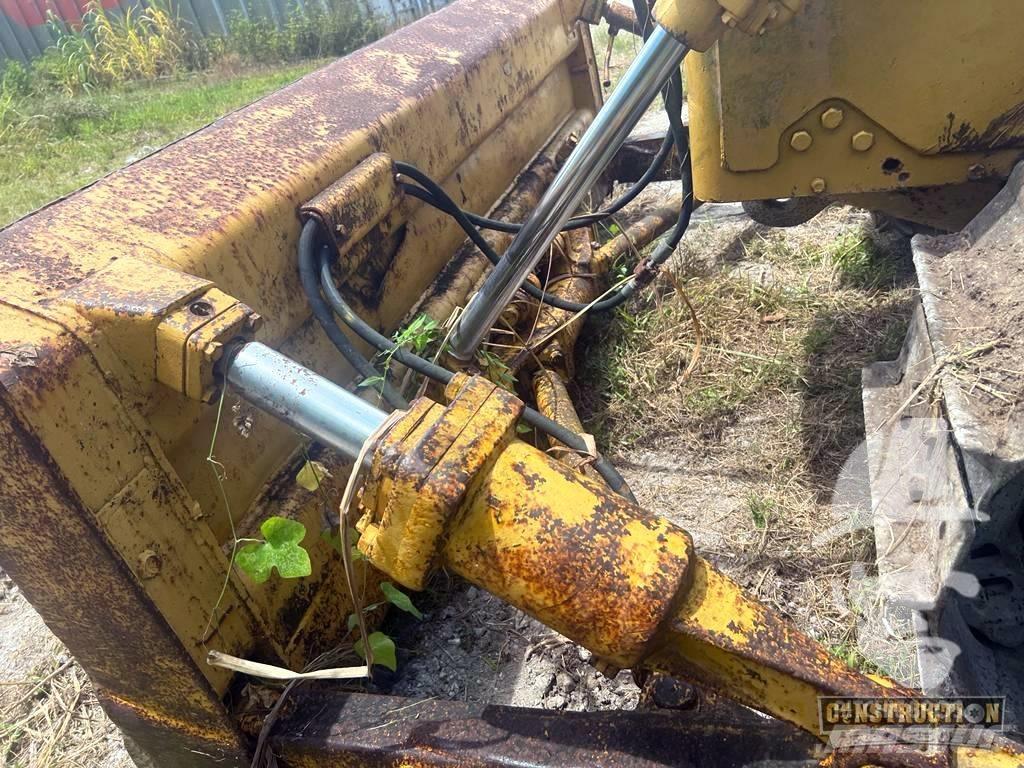 CAT D 6 C Гусеничні бульдозери