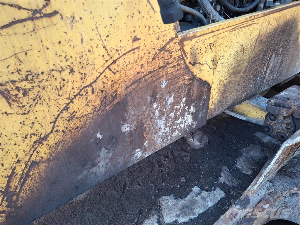 Komatsu D65EX-12 Інше