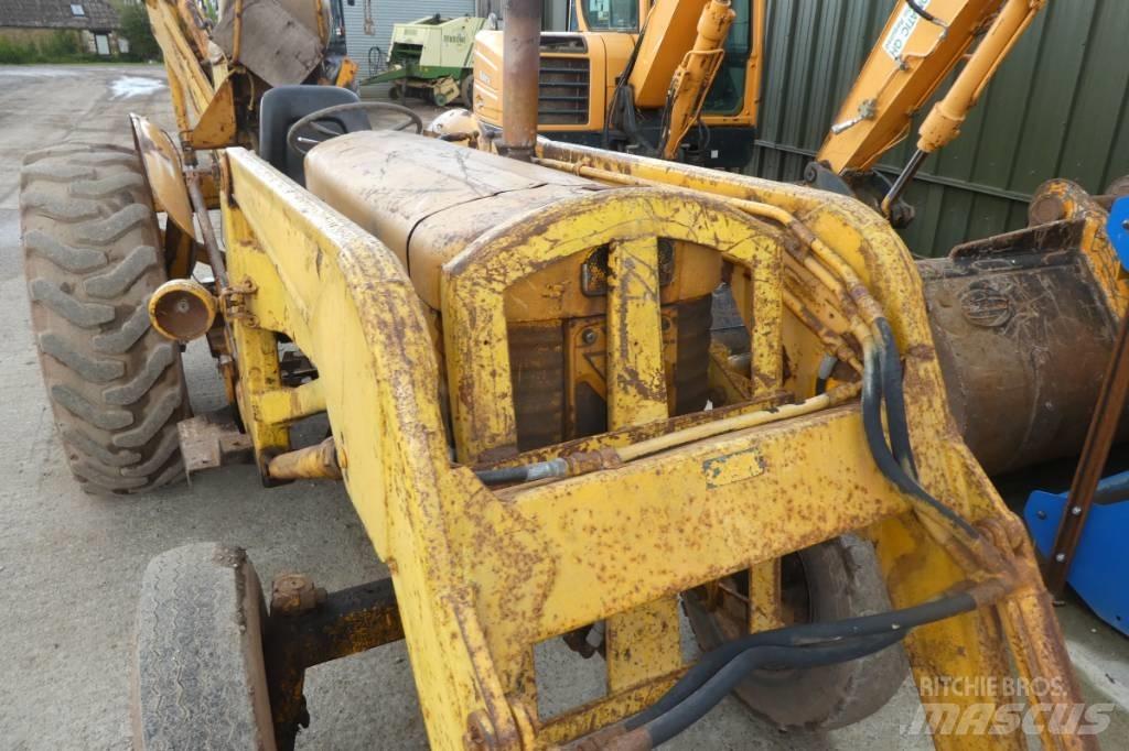 Massey Ferguson 65 Навантажувачі зі змінним робочим обладнанням