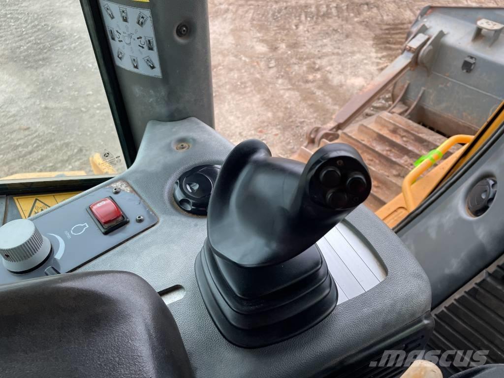 Liebherr PR 746 Гусеничні бульдозери