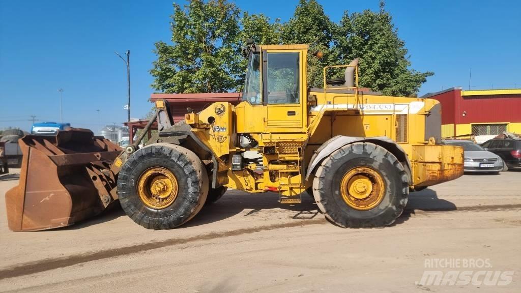 Volvo 180 D Фронтальні навантажувачі