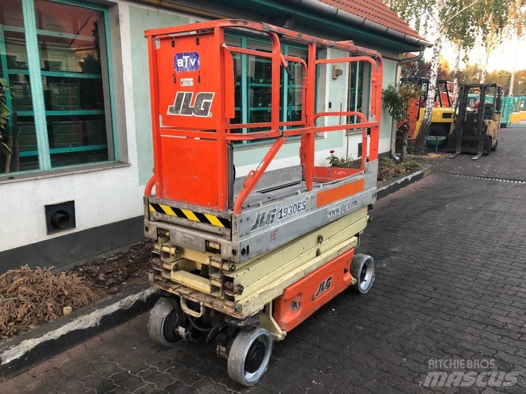 JLG 1930 ES V-2927 Вертикальні щоглові підйомники
