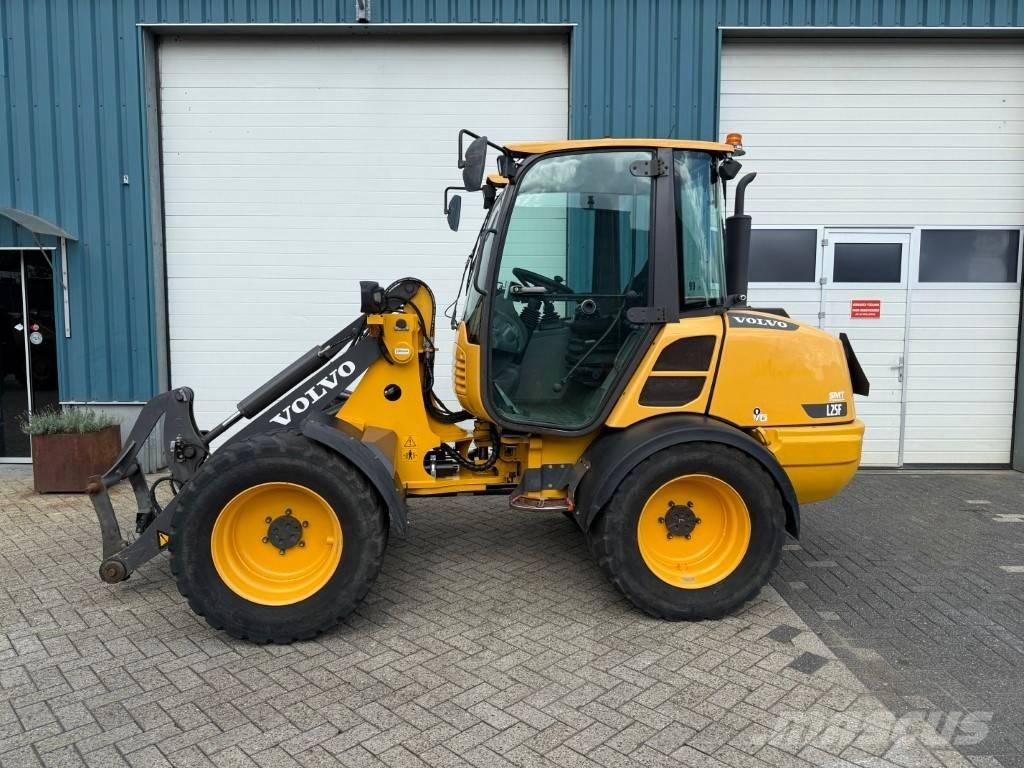 Volvo L 25 F Фронтальні навантажувачі