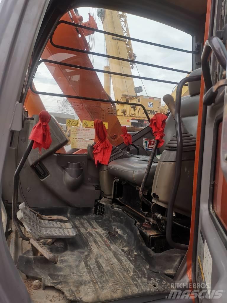 Hitachi ZX 75 Гусеничні екскаватори