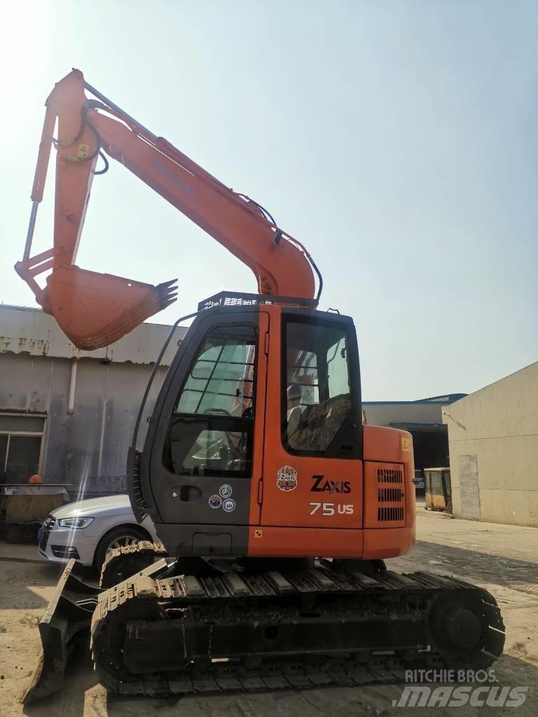 Hitachi ZX 75 Гусеничні екскаватори