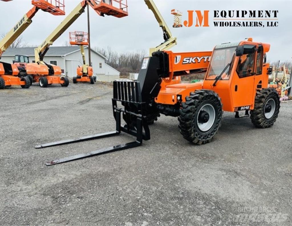 SkyTrak 8042 Телескопічні навантажувачі