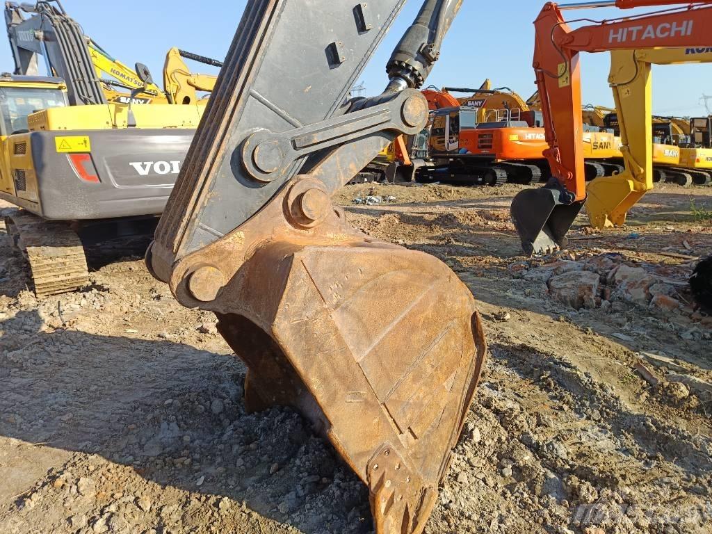 Volvo EC 240 Гусеничні екскаватори