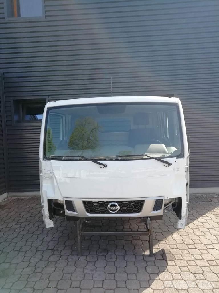 Nissan NT400 Кабіни