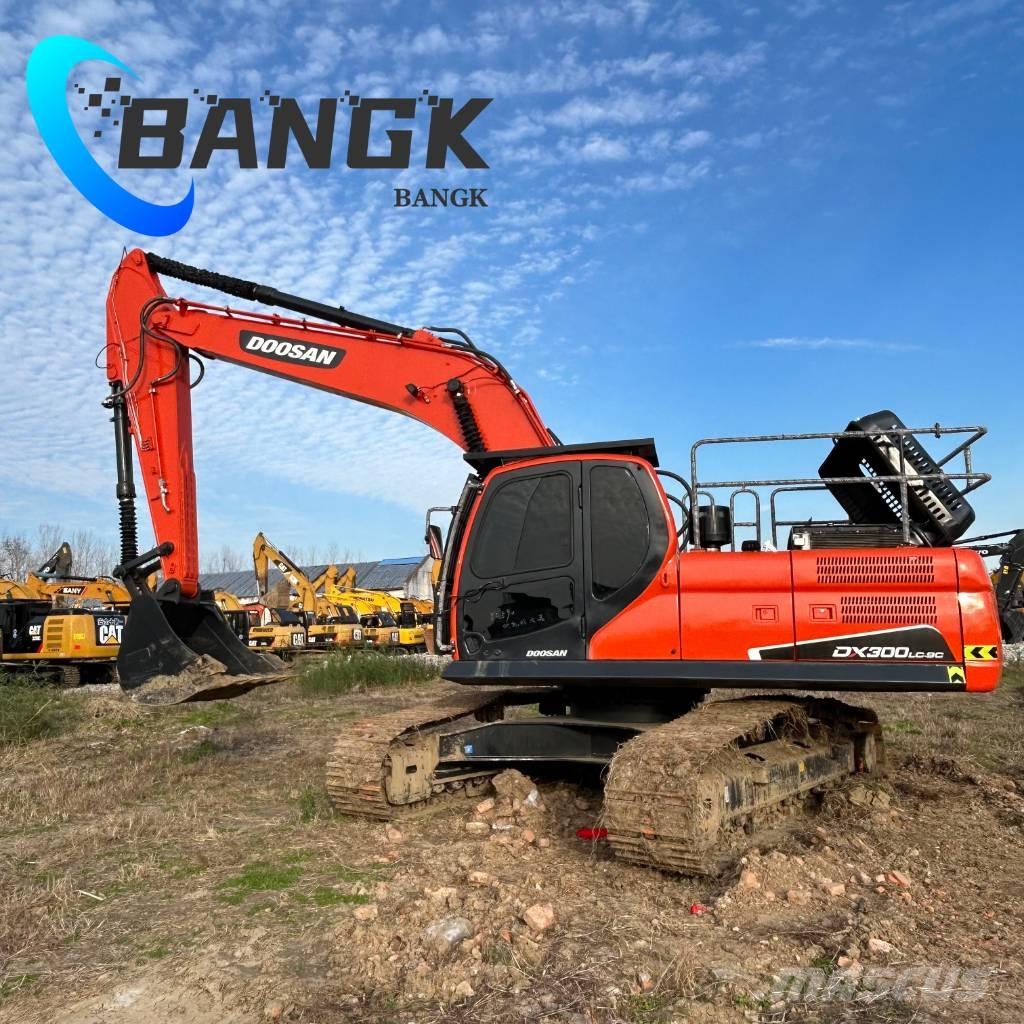 Doosan DX300 Гусеничні екскаватори