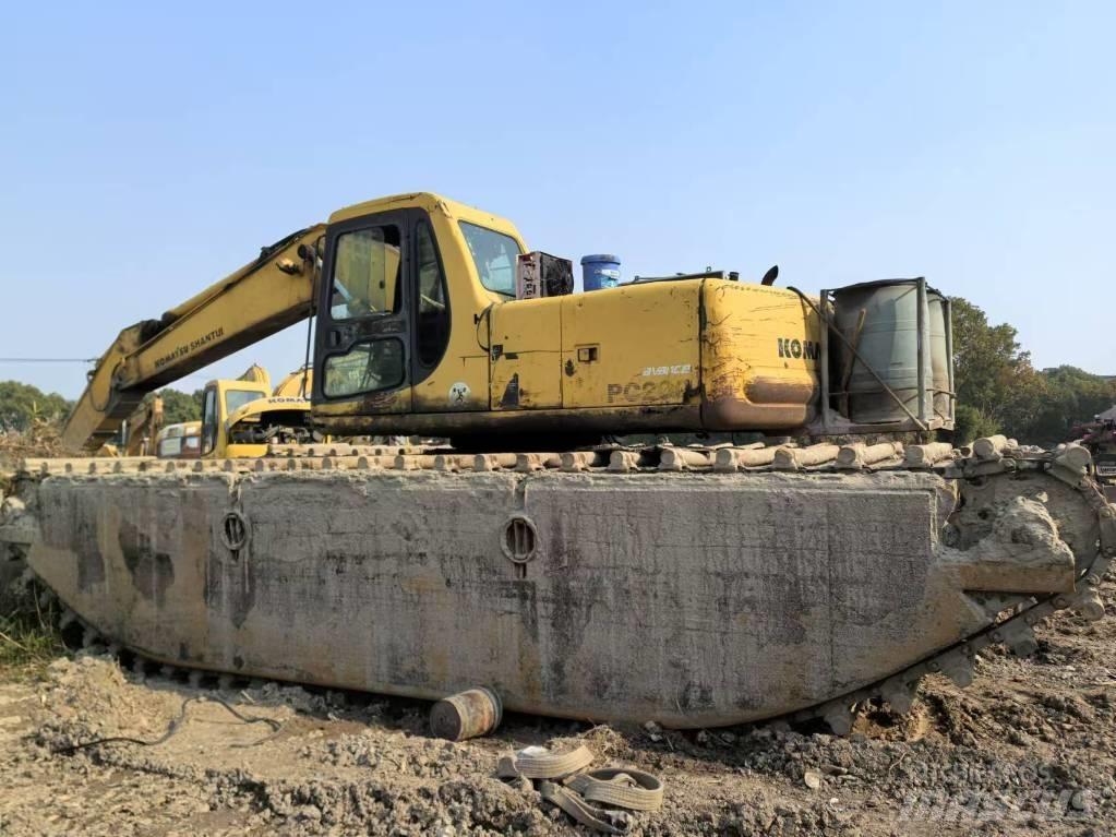 Komatsu PC 200-6 Екскаватори-амфібії