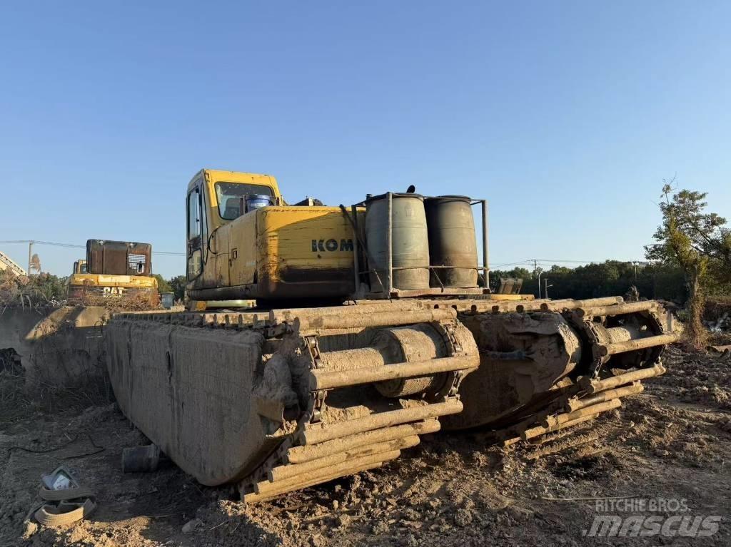 Komatsu PC 200-6 Екскаватори-амфібії