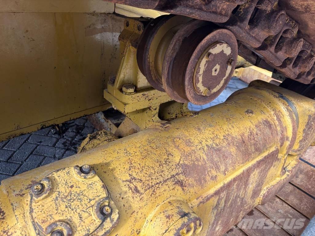 CAT D 6 R XW Гусеничні бульдозери