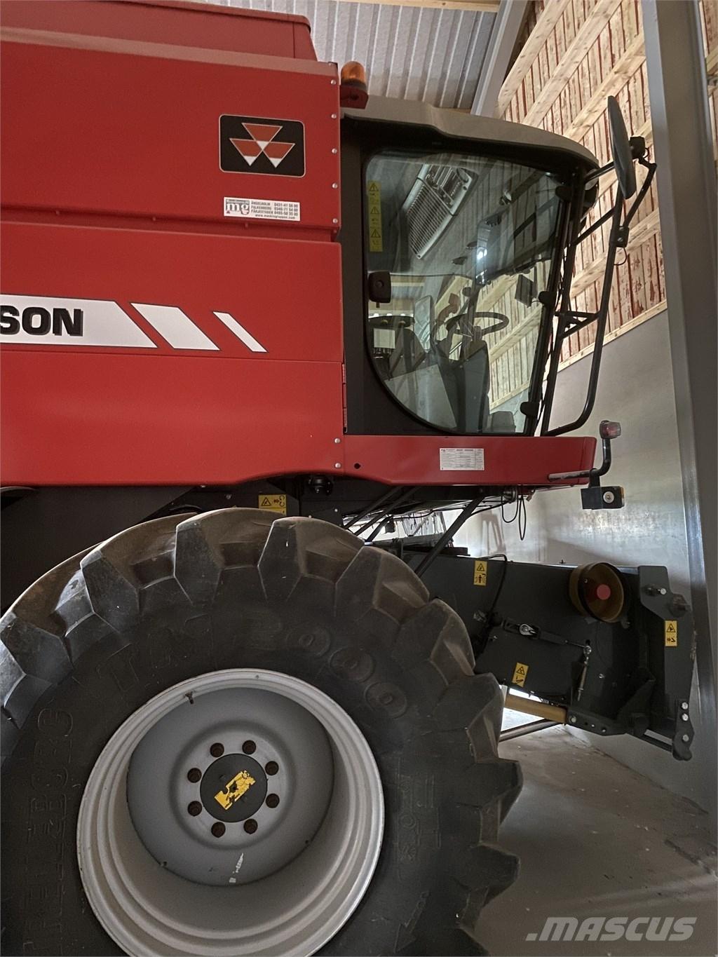 Massey Ferguson 7244 Зернозбиральні комбайни