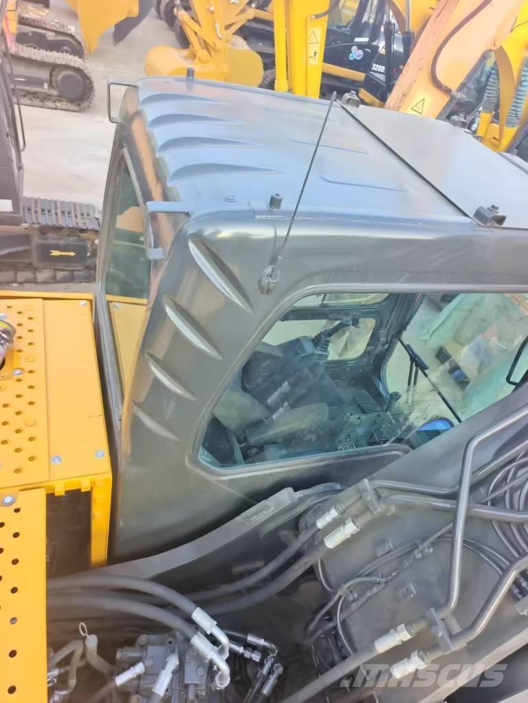 Volvo EC 210 B Гусеничні екскаватори