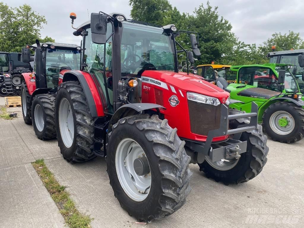 Massey Ferguson 5711 Трактори