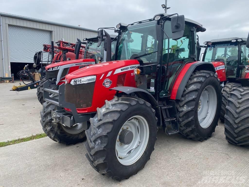 Massey Ferguson 5711 Трактори