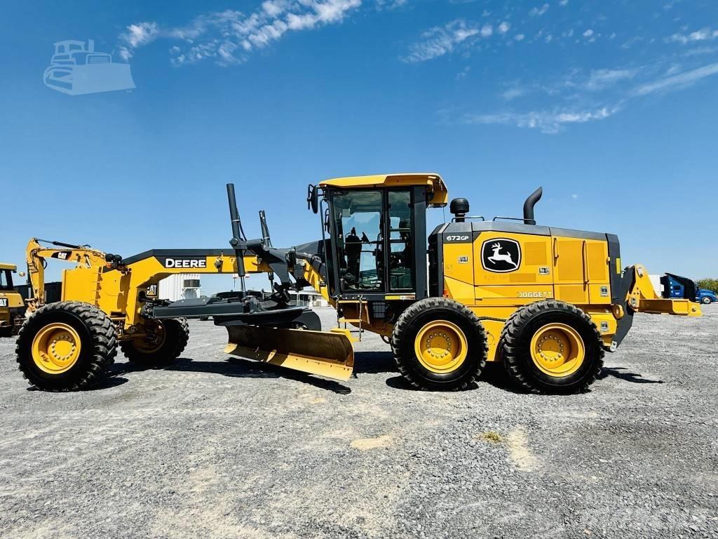DEERE 672G Грейдери