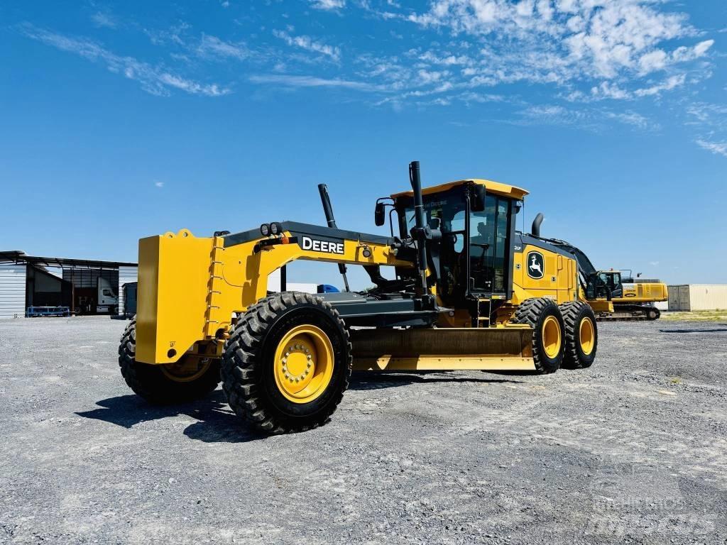 DEERE 672G Грейдери