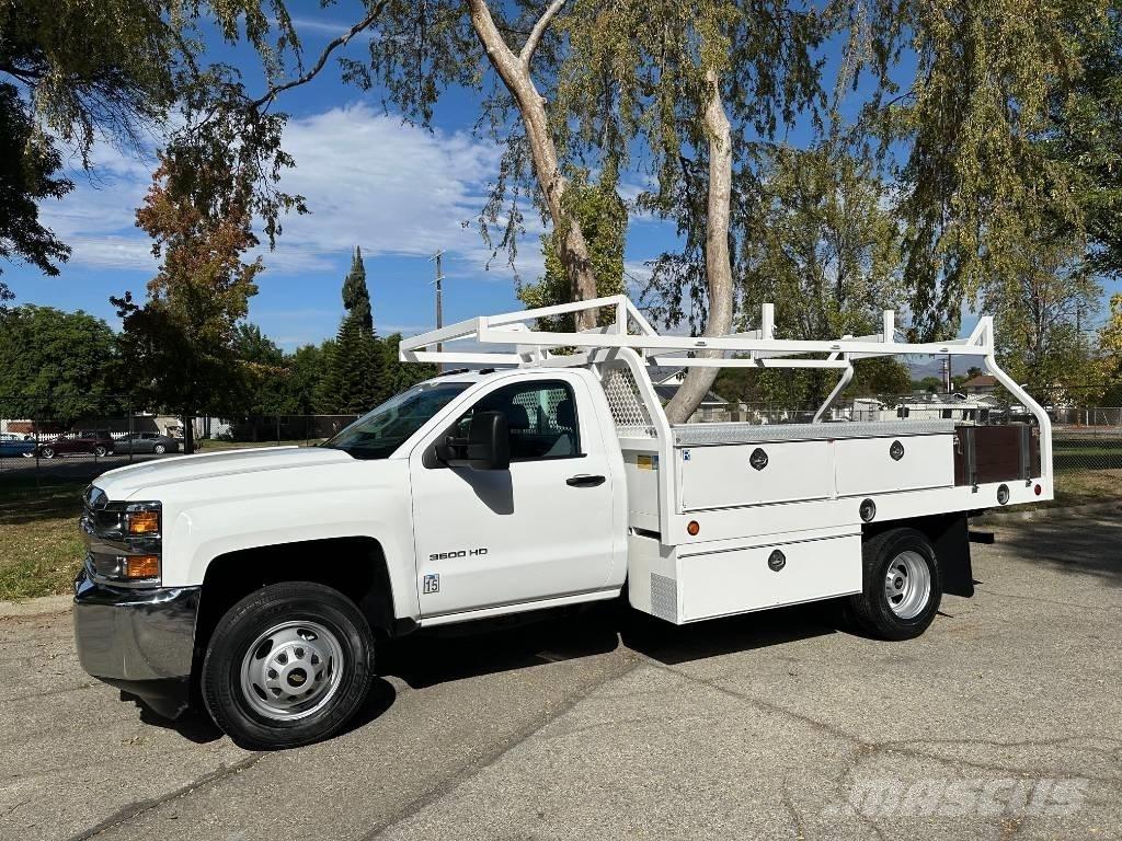 Chevrolet 3500 HD Пікапи / Бічне розвантаження