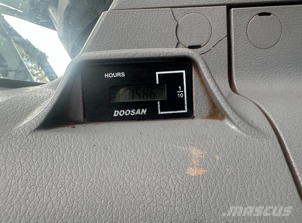 Doosan DX 255 LC-5 Гусеничні екскаватори