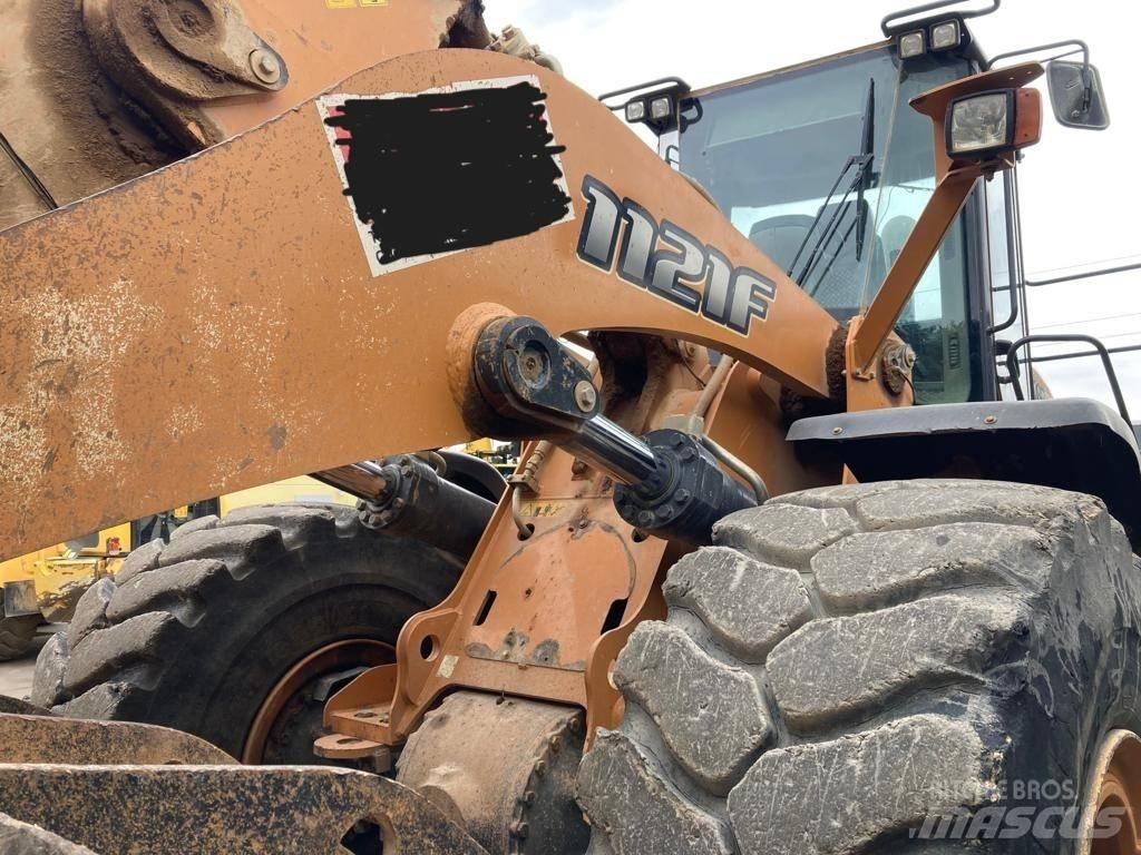 CASE 1121F Фронтальні навантажувачі