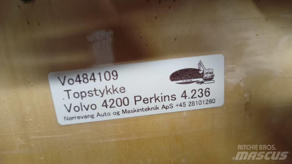Volvo 4200 Двигуни