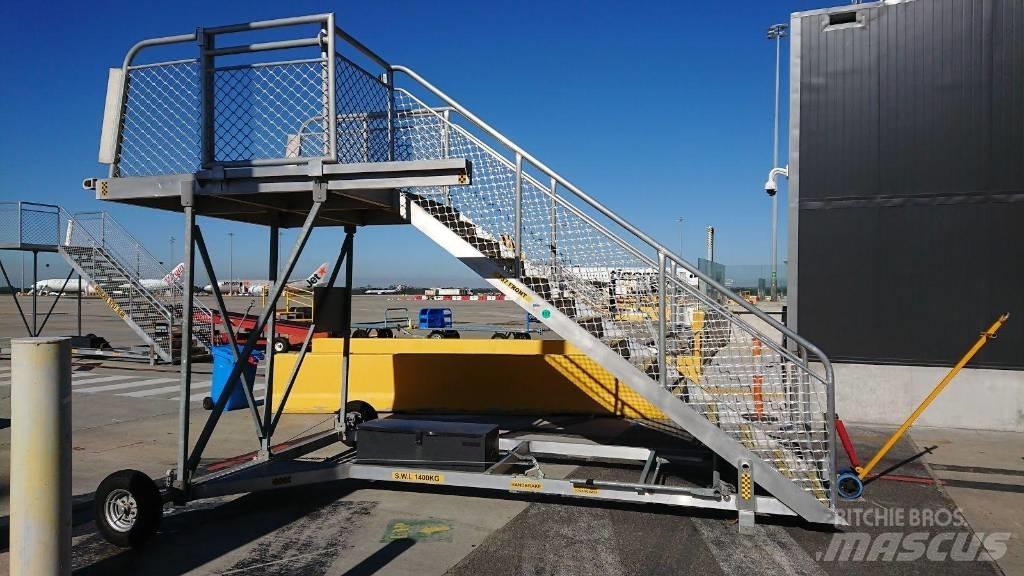  PASSENGER STAIRS Складська техніка - Інші