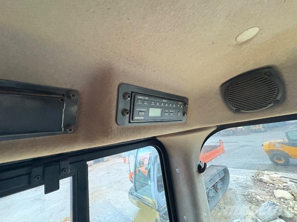 Komatsu D65PX-18 Гусеничні бульдозери