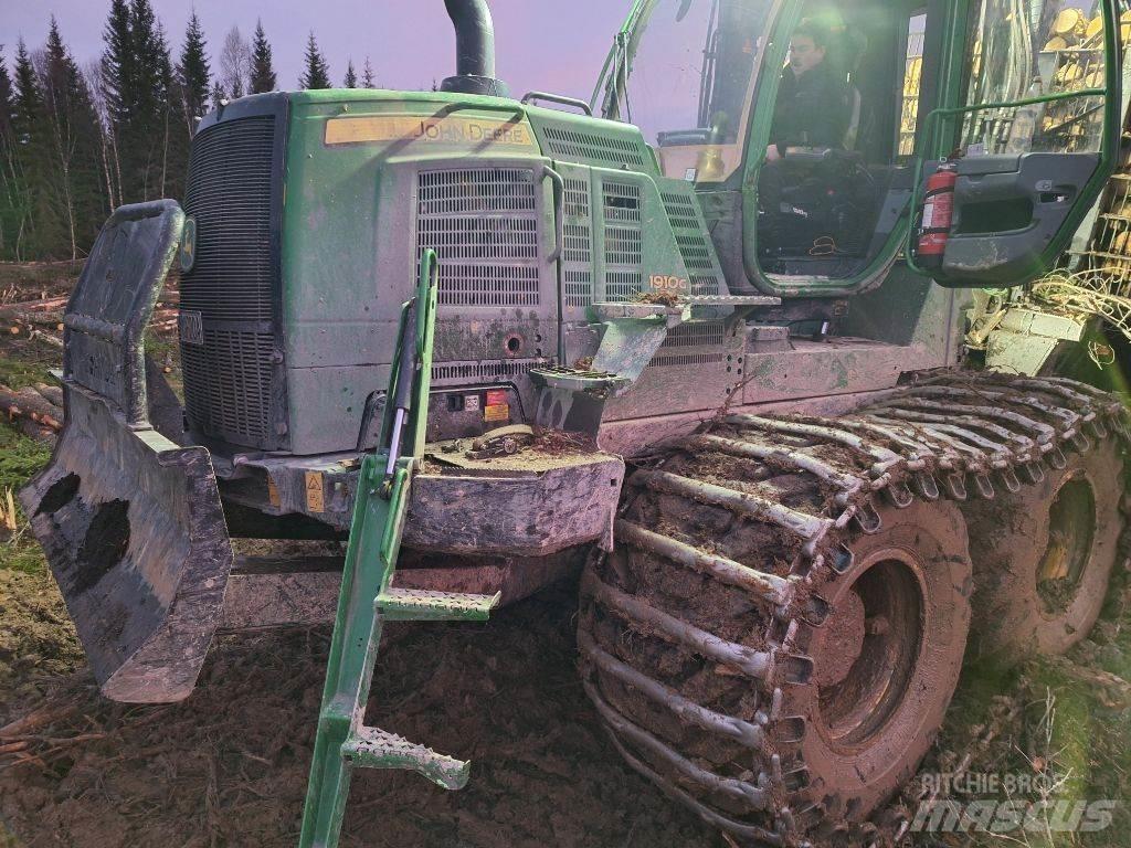 John Deere 1910 Форвардери