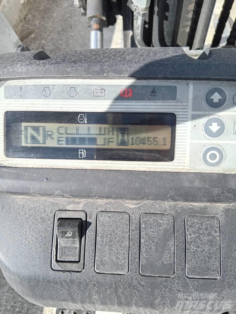 UniCarriers DX 25 Дизельні навантажувачі