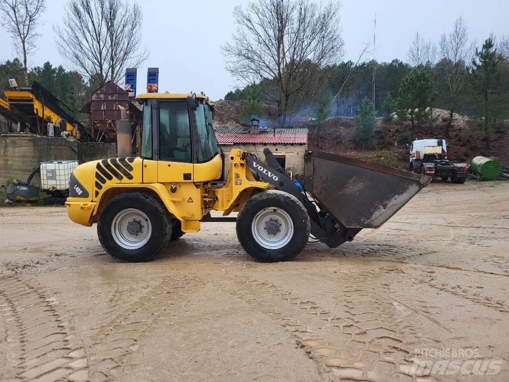 Volvo L 40 B Малі навантажувачі