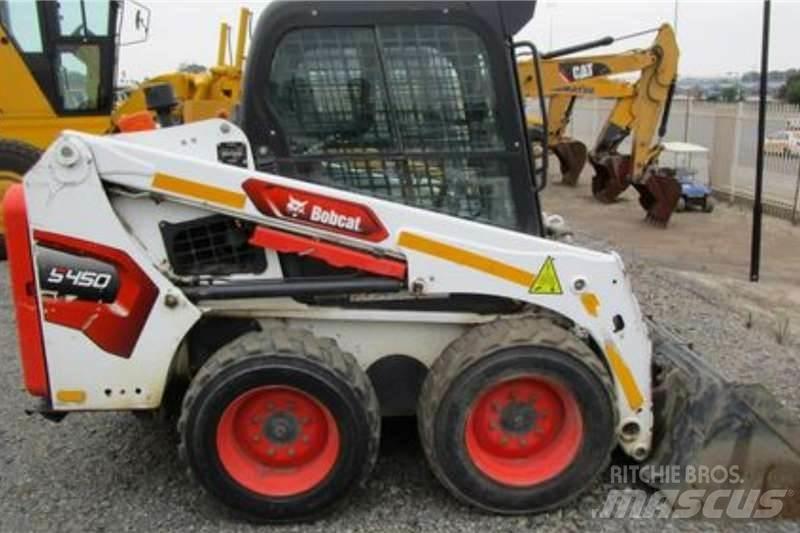 Bobcat S450B Вантажівки / спеціальні