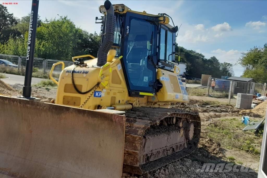 Komatsu D51 PX-24 Гусеничні бульдозери